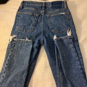 HIGH WAISTED JEANS